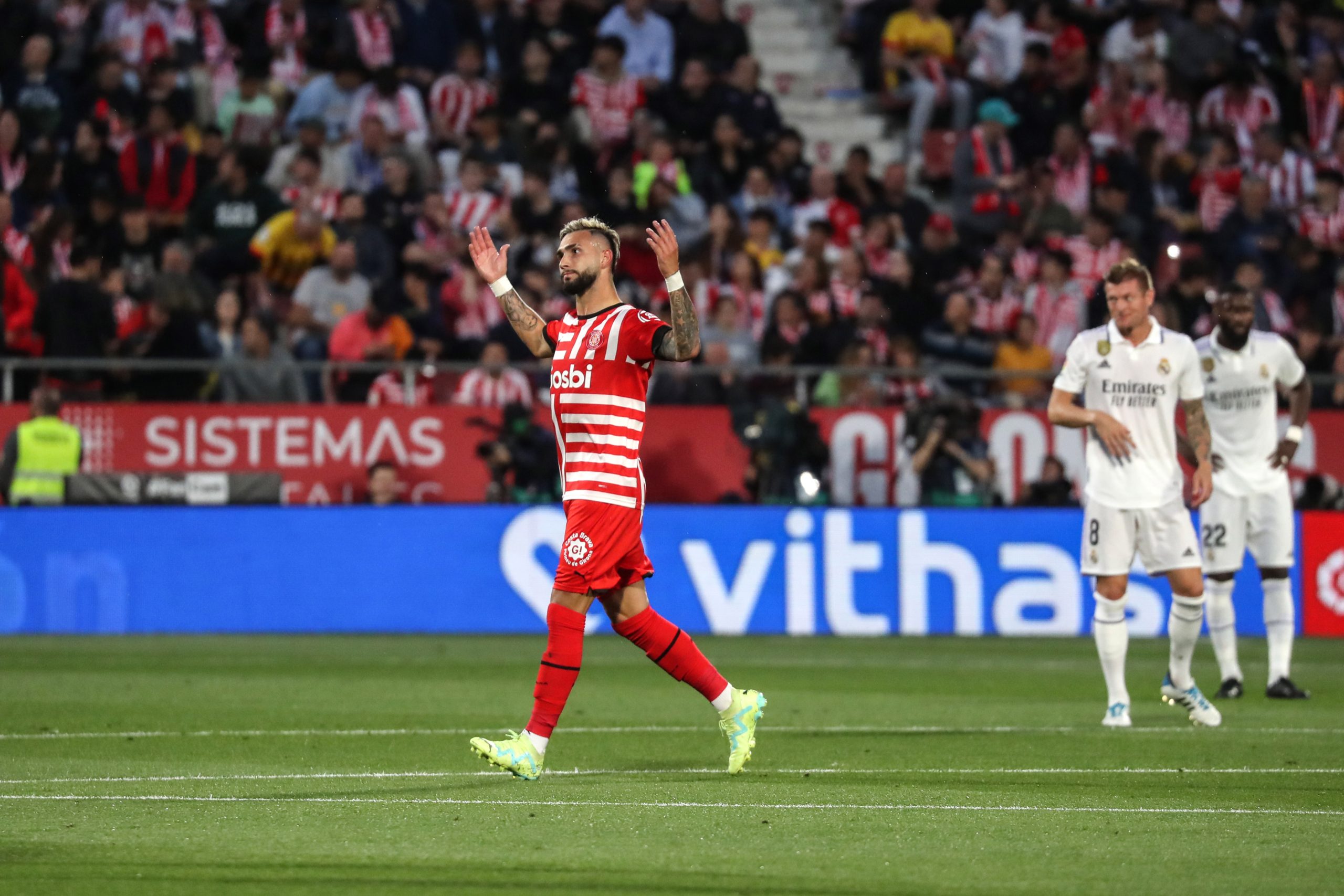 من هو فالنتين كاستيانوس مهاجم جيرونا؟ (رويترز)