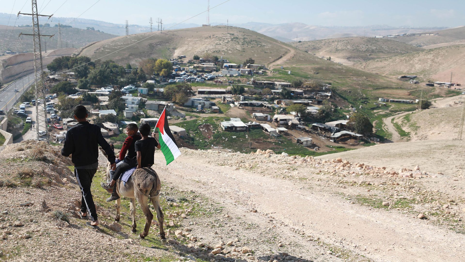 إسرائيل تعتمد سياسة تهجير الفلسطينيين بإغراقهم بضرائب بهدف الاستيلاء على بيوتهم - الأناضول