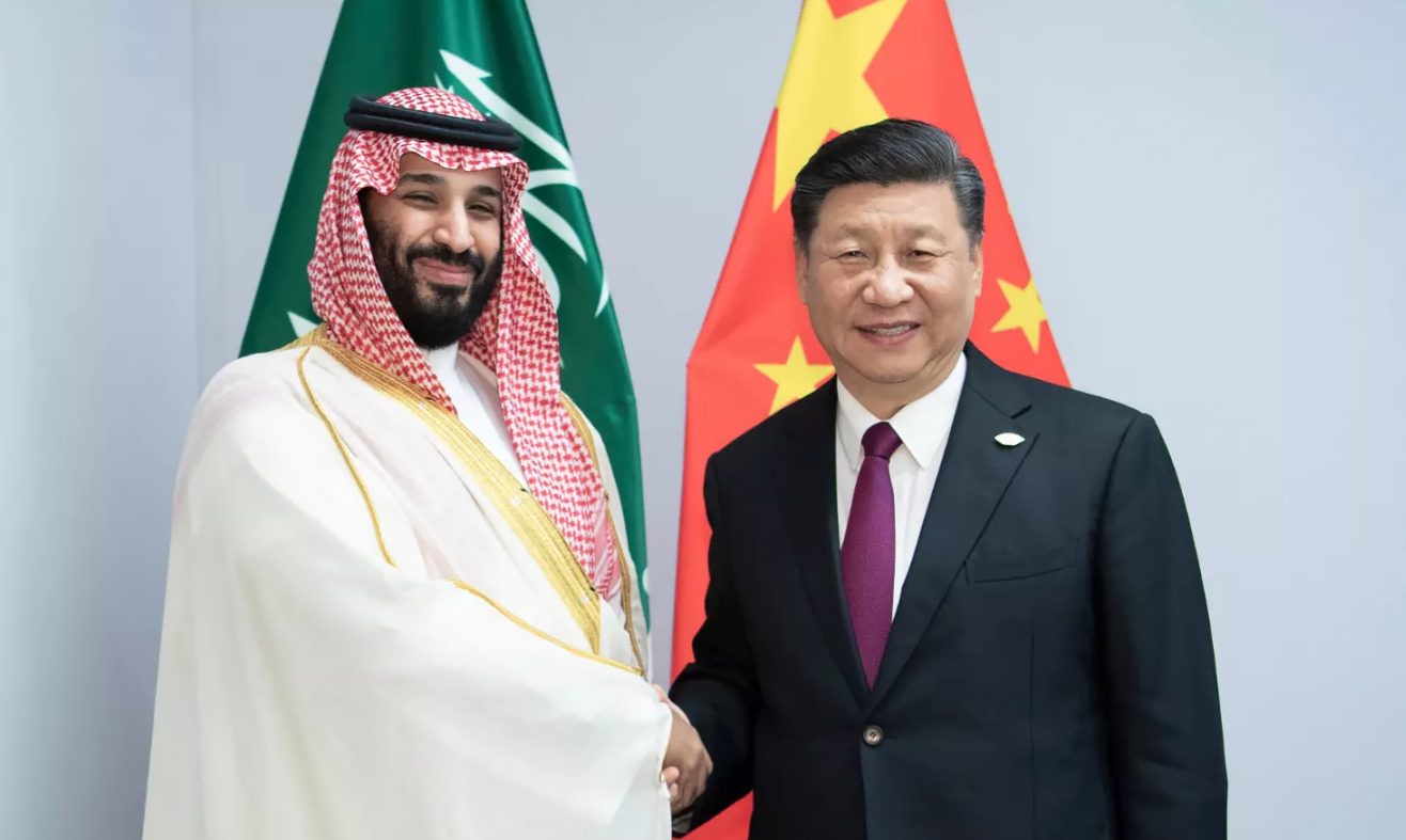 السعودية “شريك حوار” بمنظمة شنغهاي.. كيف تقترب الرياض من الصين دون إحراق جسورها مع أمريكا؟