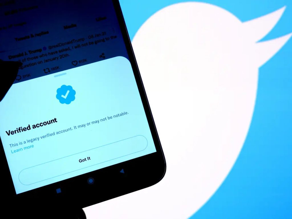 العلامة الزرقاء تويتر