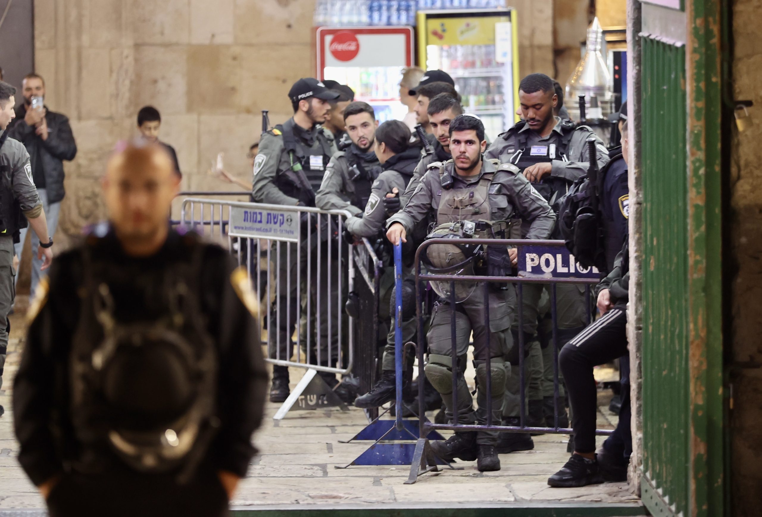 الاحتلال الإسرائيلي شابة فلسطينية