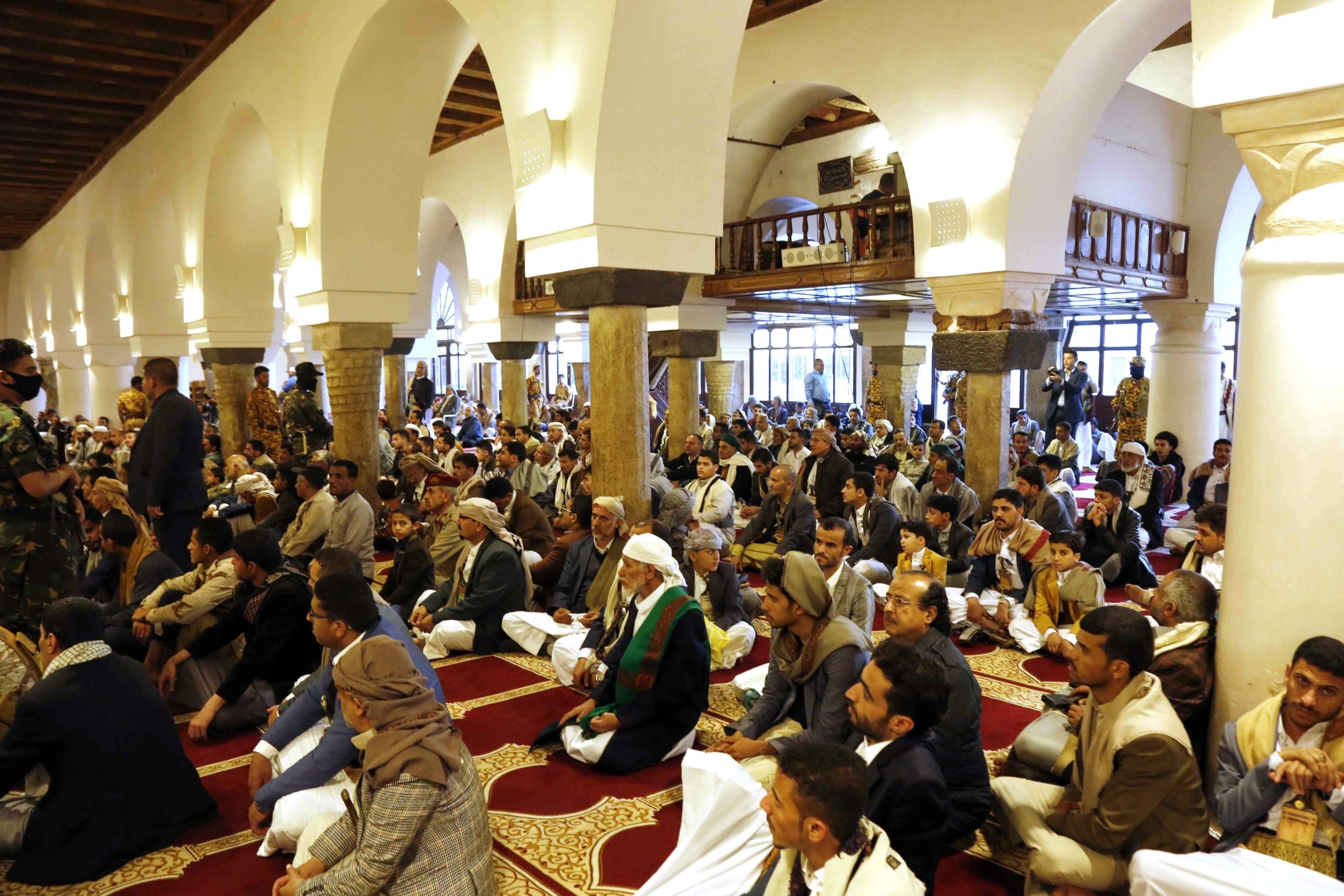 اغتيال خطيب العيد في مدينة شبوة باليمن.. مجهولون أطلقوا النار عليه بعد انتهاء الصلاة مباشرة (فيديو)