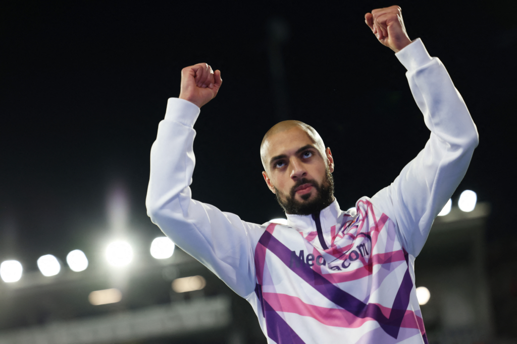 فيورنتينا يوافق على رحيل المغربي أمرابط (رويترز)