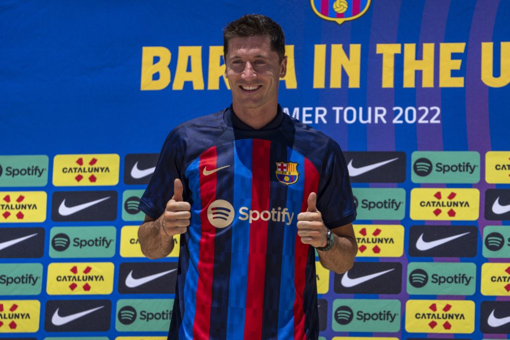 ليفاندوفسكي برشلونة بايرن ميونيخ