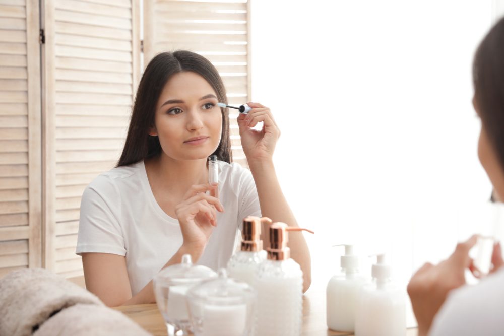 تستخدم منتجات التجميل مستخلصات الزيت في تحضير الكريمات المرطبة - Shutterstock