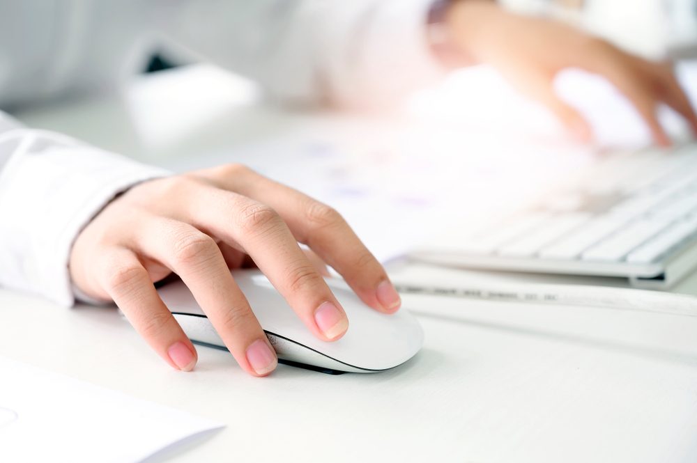 أضرار كثرة إستعمال فأرة الحاسوب| shutterstock