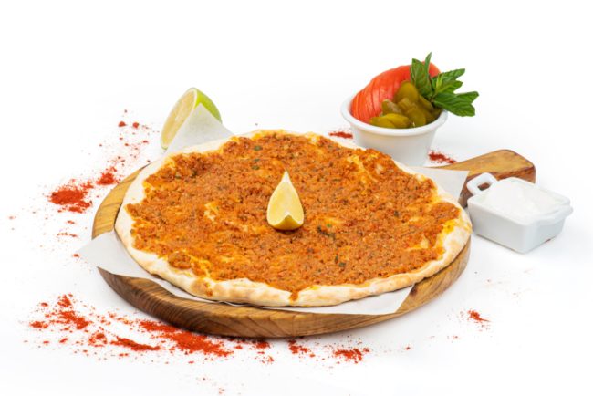 رخيصة ومُشبعة وسهلة التحضير.. كيفية عمل مناقيش الكِشك على الطريقة اللبنانية