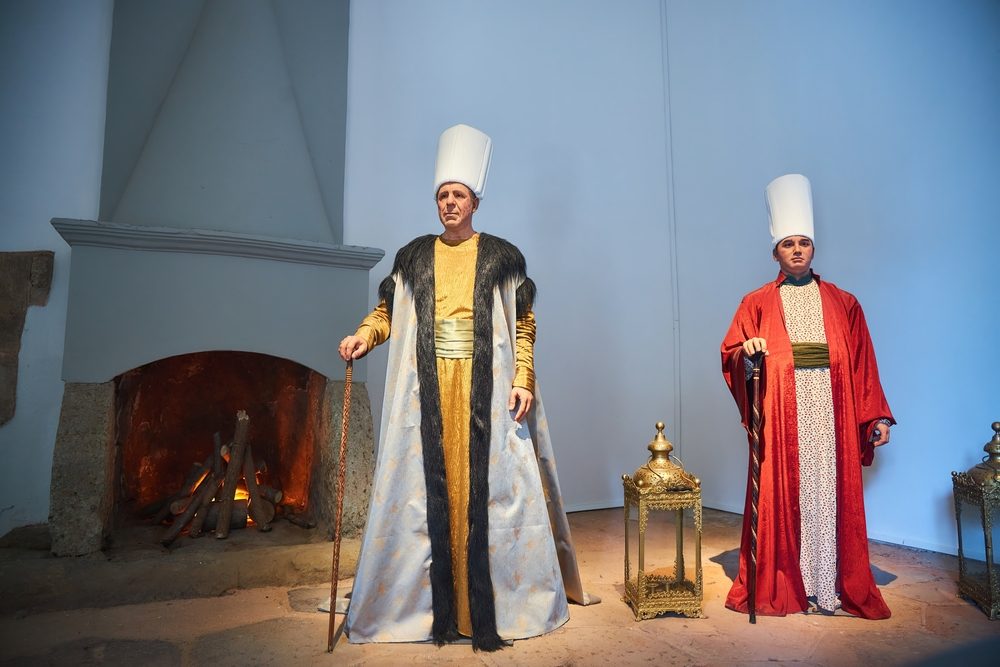 Shutter Stock/ قصة مقولة "الموضوع فيه إنَّ"