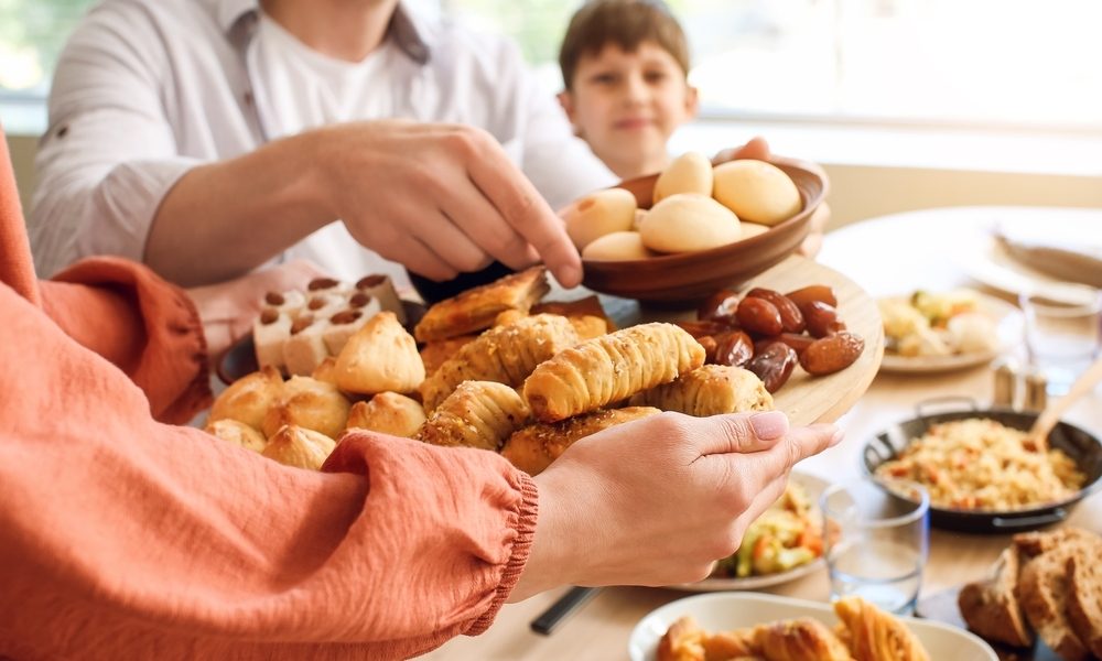 في الأردن لا طبق يعلو على المنسف، والزربيان هو المفضل في اليمن.. أطعمة عيد الفطر بالبلدان العربية