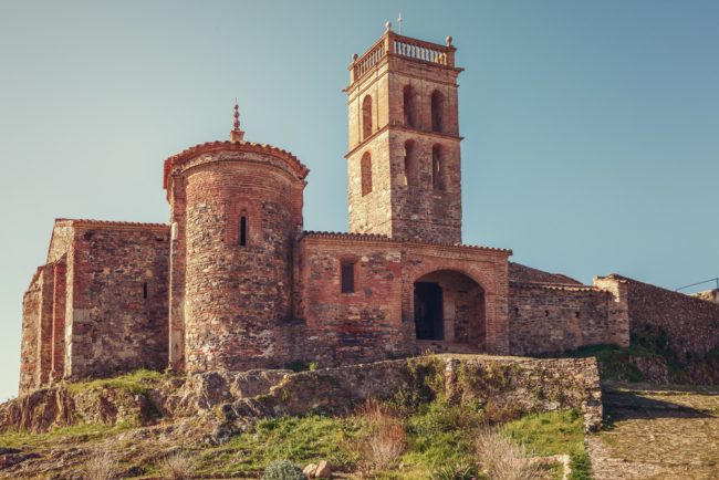 هو الوحيد المتبقي من الآثار الإسلامية في الريف الإسباني.. قصة “مسجد المنستير لا ريال” بهوليفا