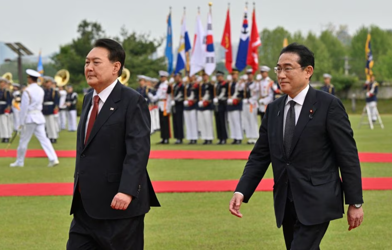 الماضي المرير يعرقل خطط بايدن.. هل تنجح أمريكا بإنهاء العداء بين اليابان وكوريا وحشدهما ضد الصين؟