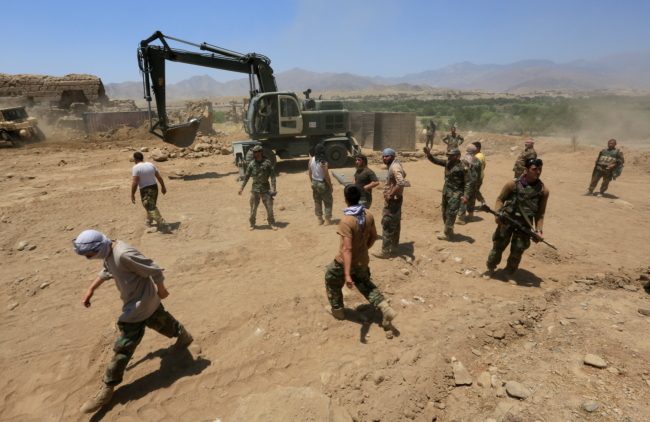 قتلى ووعيد بالحرب.. تفاصيل خلاف إيران وطالبان حول نهر هلمند وهل زرع الأمريكيون أسبابه قبل رحيلهم؟