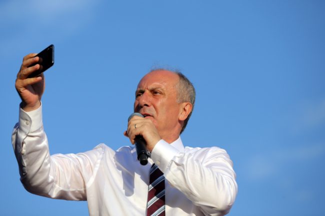 “مصير مشابه لرئيس الشعب الجمهوري السابق”! هكذا تفاعل الإعلام التركي مع انسحاب محرم إنجه من الانتخابات