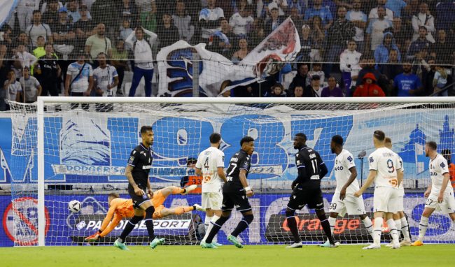 حُرموا من كسر صيامهم في رمضان وعوقبوا بسبب رفضهم دعم المثليين.. لماذا تستهدف فرنسا اللاعبين المسلمين؟