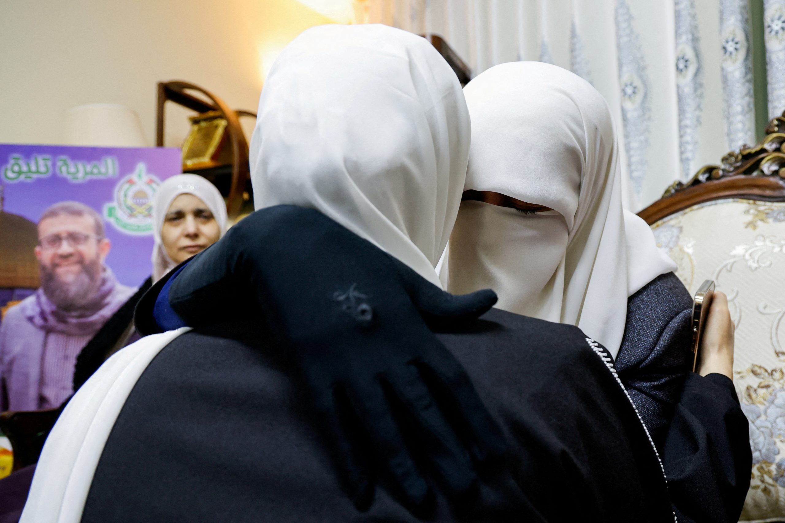 من عزاء الشهيد الفلسطيني خضر عدنان - رويترز