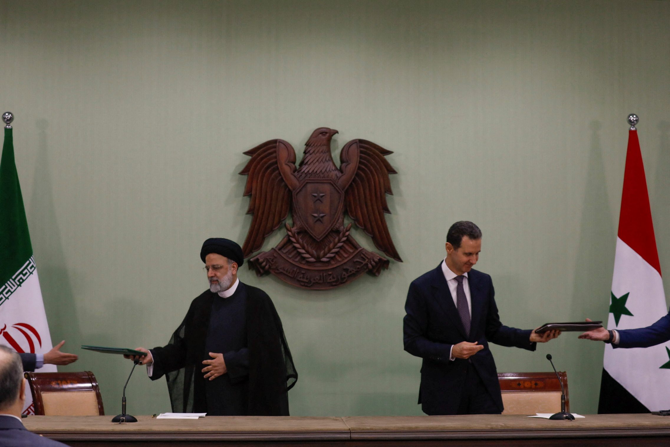 مذكرة تفاهم لتعاون استراتيجي “شامل” بين الأسد وإيران.. وأمريكا تعلق: هذا مبعث قلق شديد للعالم