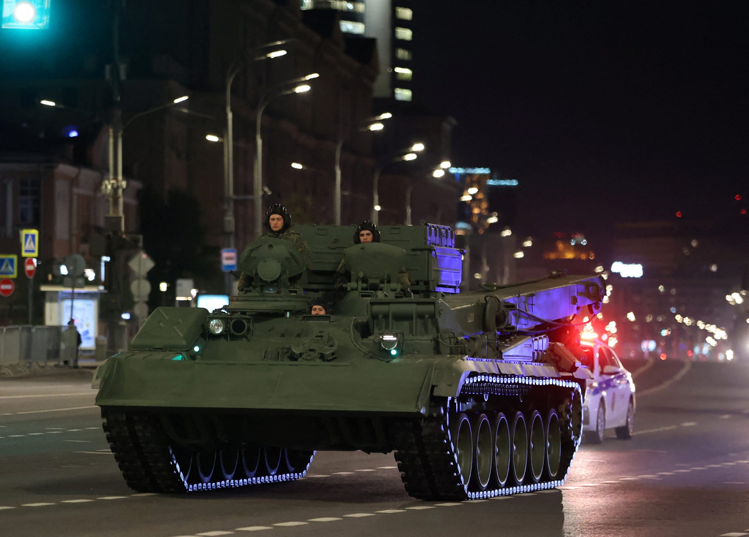 بعد أيام من الهجوم على الكرملين.. “توترات غير مسبوقة” قبيل عروض يوم النصر في روسيا