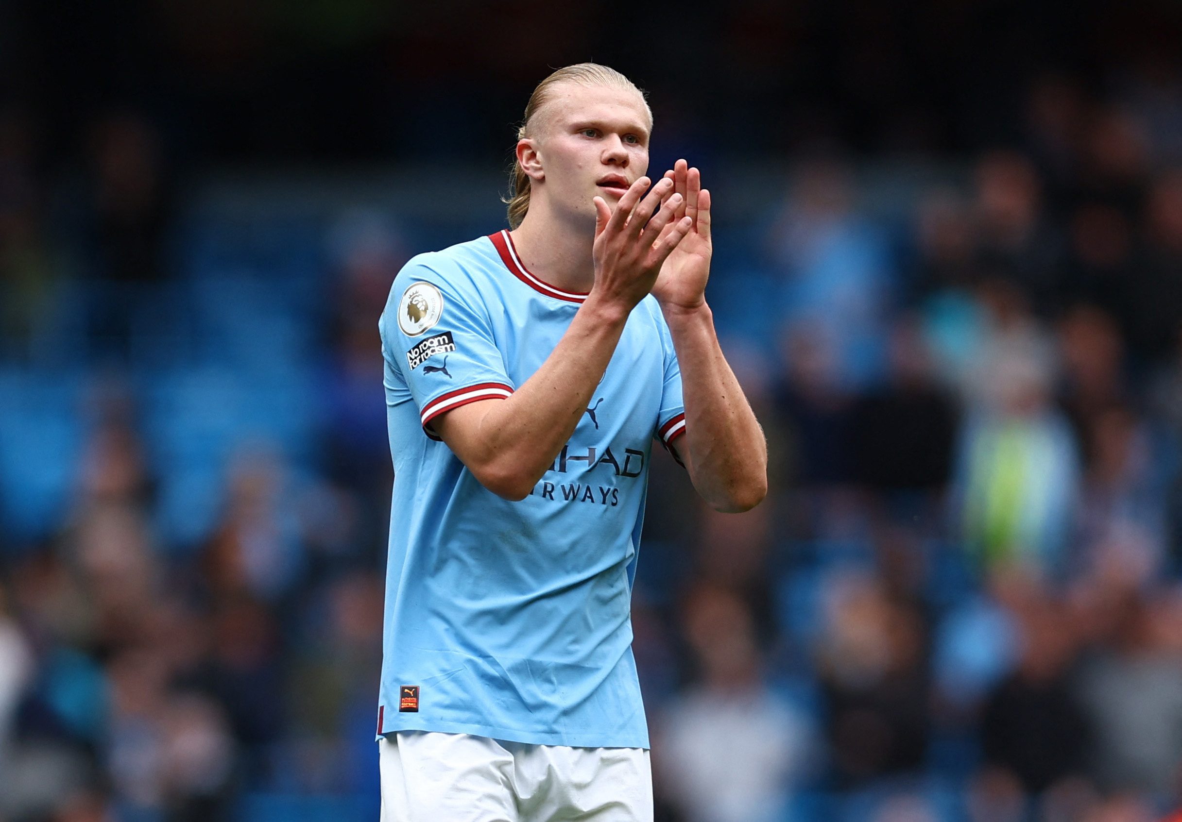 هالاند ورقم ديكسي دين الصامد منذ 95 عاماً (رويترز)