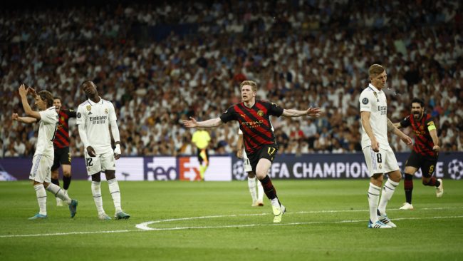 الحالة الأكثر جدلاً في مباراة ريال مدريد ومانشستر سيتي.. لماذا احتُسب هدف دي بروين رغم خروج الكرة من الملعب؟