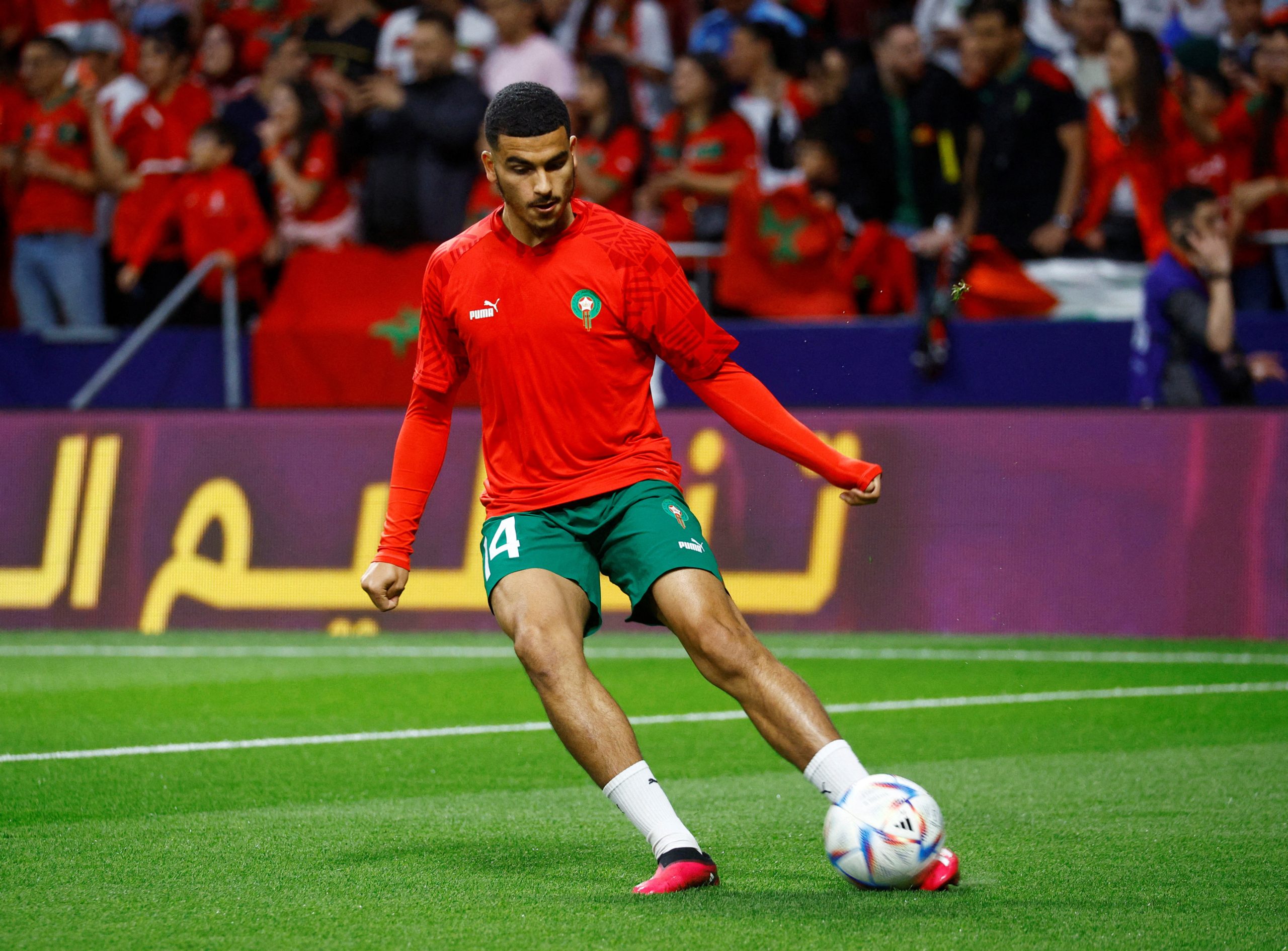 تولوز يعاقب لاعبه المغربي أبو خلال (رويترز)