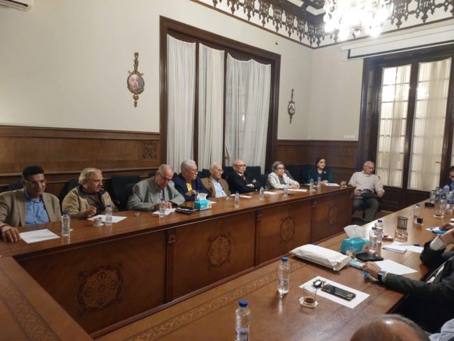 نقاشات جادة لتشكيل فريق رئاسي للمعارضة المصرية.. كواليس اجتماع الساحل لأحزاب الحركة المدنية