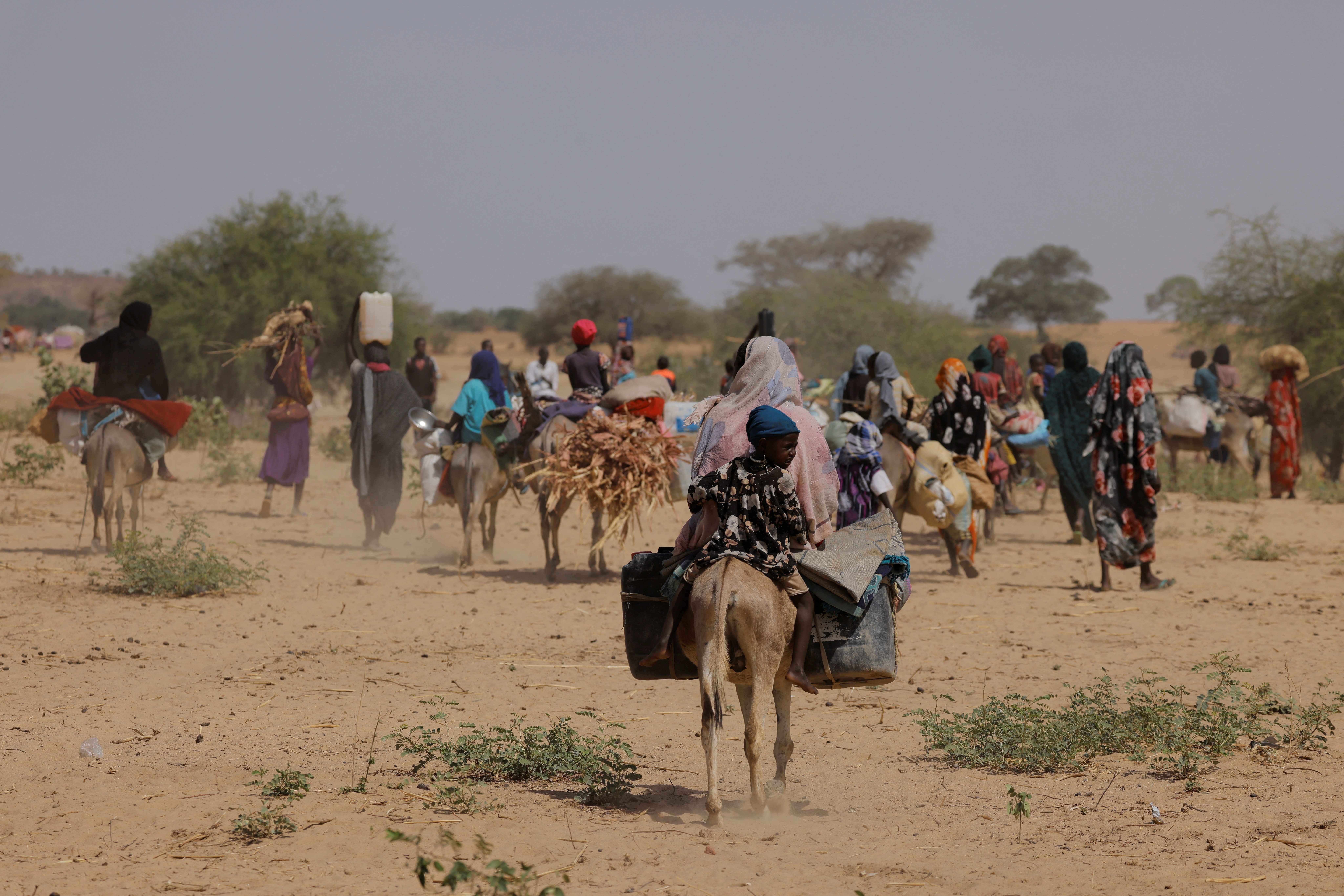 حفتر وحميدتي يستغلان الحدود المفتوحة غير المنضبطة بين السودان وليبيا - رويترز