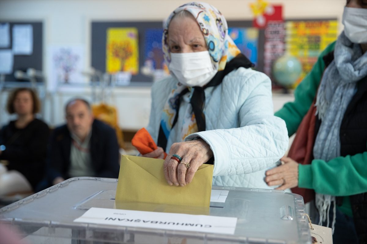 أوكرانيا تتهم روسيا بشن “أكبر هجوم” بالمسيّرات على كييف.. استهدفتها قبيل احتفال المدينة بذكرى تأسيسها