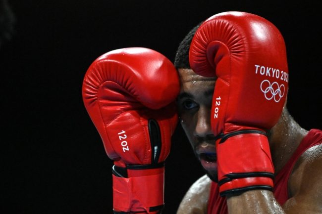 معركة “عربية” في أستراليا.. ملاكم يعتدي بوحشية على حكم كرة قدم، والشرطة تعتقله (فيديو)