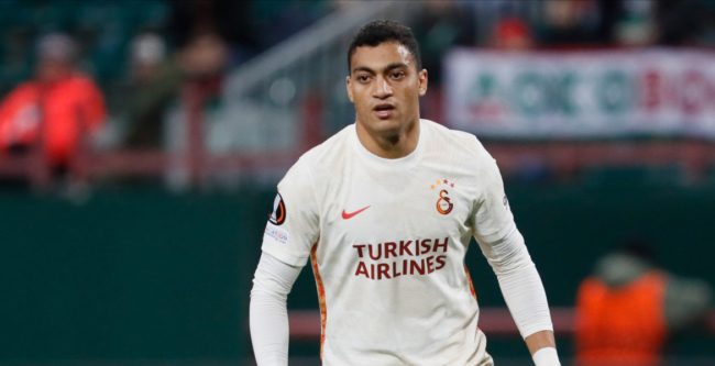 عاقبوه لرفضه ارتداء شارة دعم المثلية.. كيف تكشف كرة القدم عنصرية الدولة الفرنسية؟