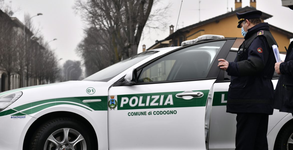 انفجار ضخم يهز ميلانو الإيطالية.. فيديو يوثق اندلاع النيران في عدة سيارات وسط المدينة