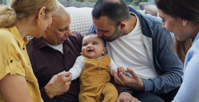 4 من كل 10 أزواج ليس لديهم أطفال! بيانات تكشف تراجع الإنجاب لدى العائلات في بريطانيا