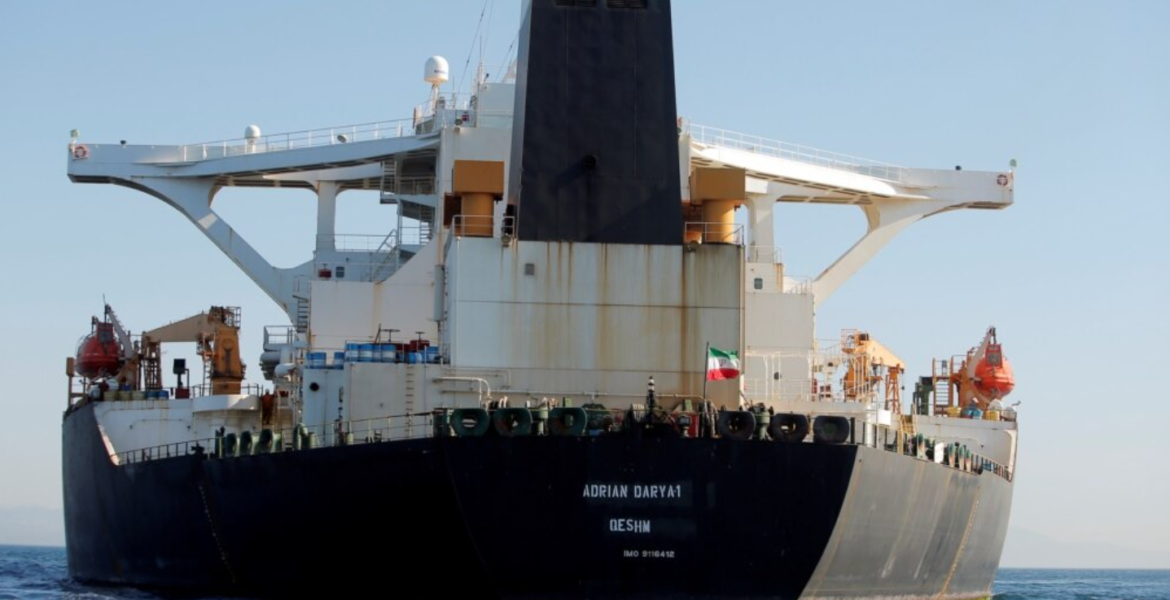 استيلاء إيران على ناقلات نفط يزعج دول الخليج.. “وول ستريت جورنال”: ضغوط على أمريكا “لردع” طهران