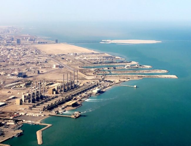 الدول العربية تتجه لزيادة اعتمادها على تحلية مياه البحر لتفادي حروب المستقبل.. فهل تنجح في ذلك؟