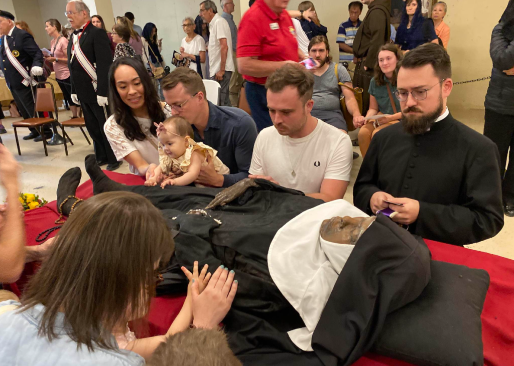 تويتر/ راهبة أمريكية لم يتحلل جسدها رغم دفنها لمدة 4 سنوات