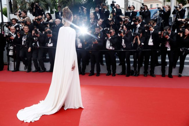 يستهلك كمية سجاد هائلة وله قواعد ملابس صارمة لم يكسرها سوى بيكاسو! 5 غرائب عن مهرجان “كان” السينمائي