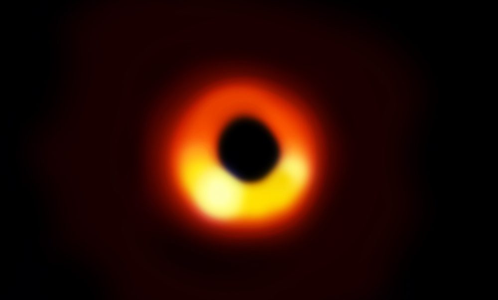 Shutter Stock/ صورة حقيقية للثقب الأسود