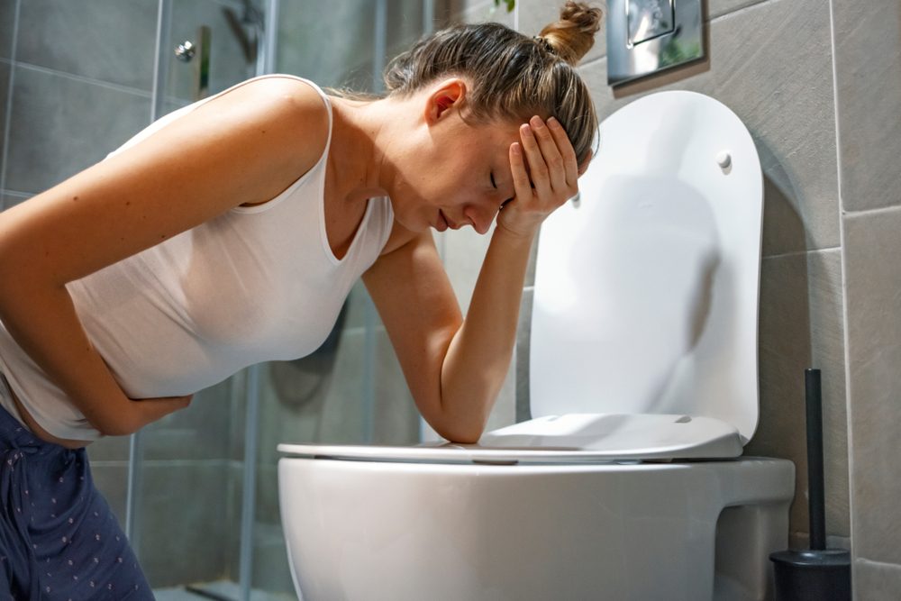 من الضروري تعويض الجسم عن السوائل أثناء المعاناة من المرض - Shutterstock