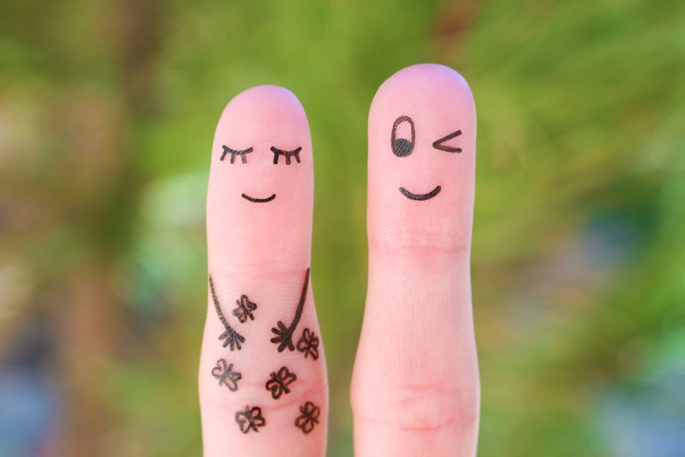 تصيبنا عند الوقوع في الحب أو عند الشعور بالتوتر.. ما هي “فراشات المعدة”؟