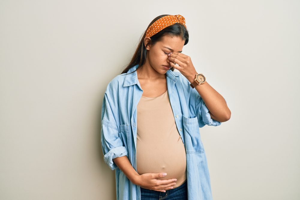 الزغللة قد تحدث بسبب المعاناة من ارتفاع ضغط الدم أو سكري الحمل - ShutterStock