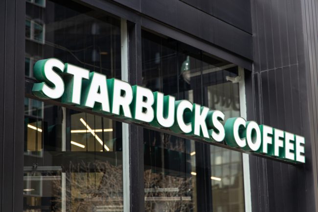 علامتا “H&M” و”ستاربكس” تستعدان لمغادرة المغرب.. دعوات لمقاطعتهما نجحت في إجبارهما على الرحيل