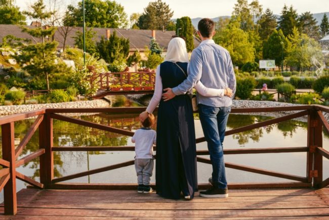 بين تسلّط الذكورية وتمرّد النسوية.. تتفتت الأسرة