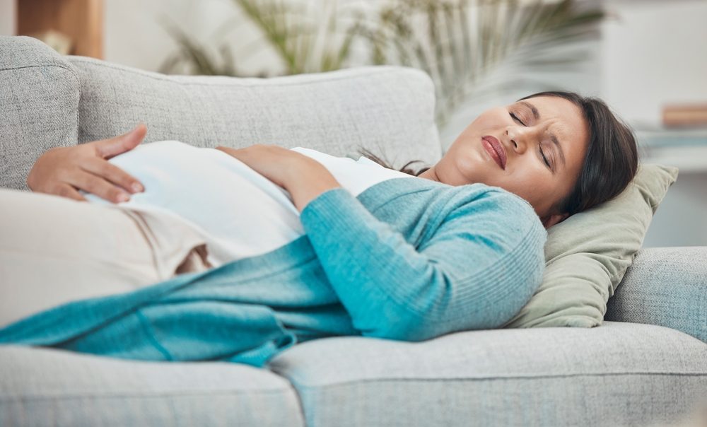 عادة ما تستغرق نوبات الألم تلك بضع دقائق فقط - ShutterStock