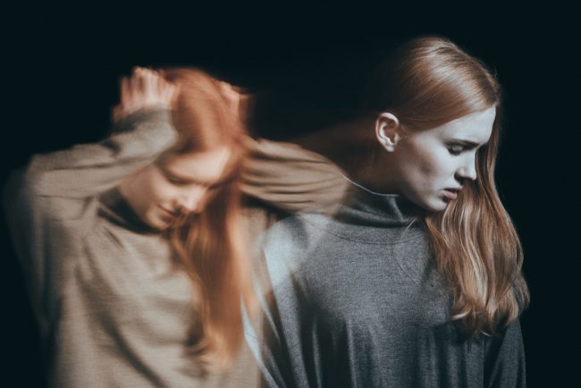 المكتئب يبدو حزيناً وضربة على الرأس تعيد الذاكرة.. 10 معلومات صحية خاطئة قدمتها هوليوود