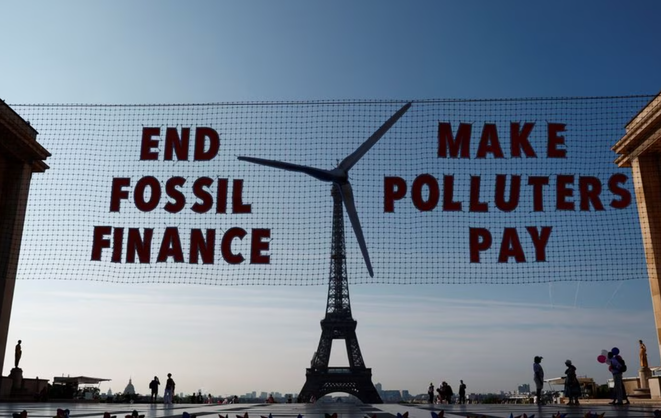 ضرائب عالمية ونظام مالي دولي جديد.. قصة قمة باريس للتمويل العالمي، وما الدول العربية التي قد تنقذها؟