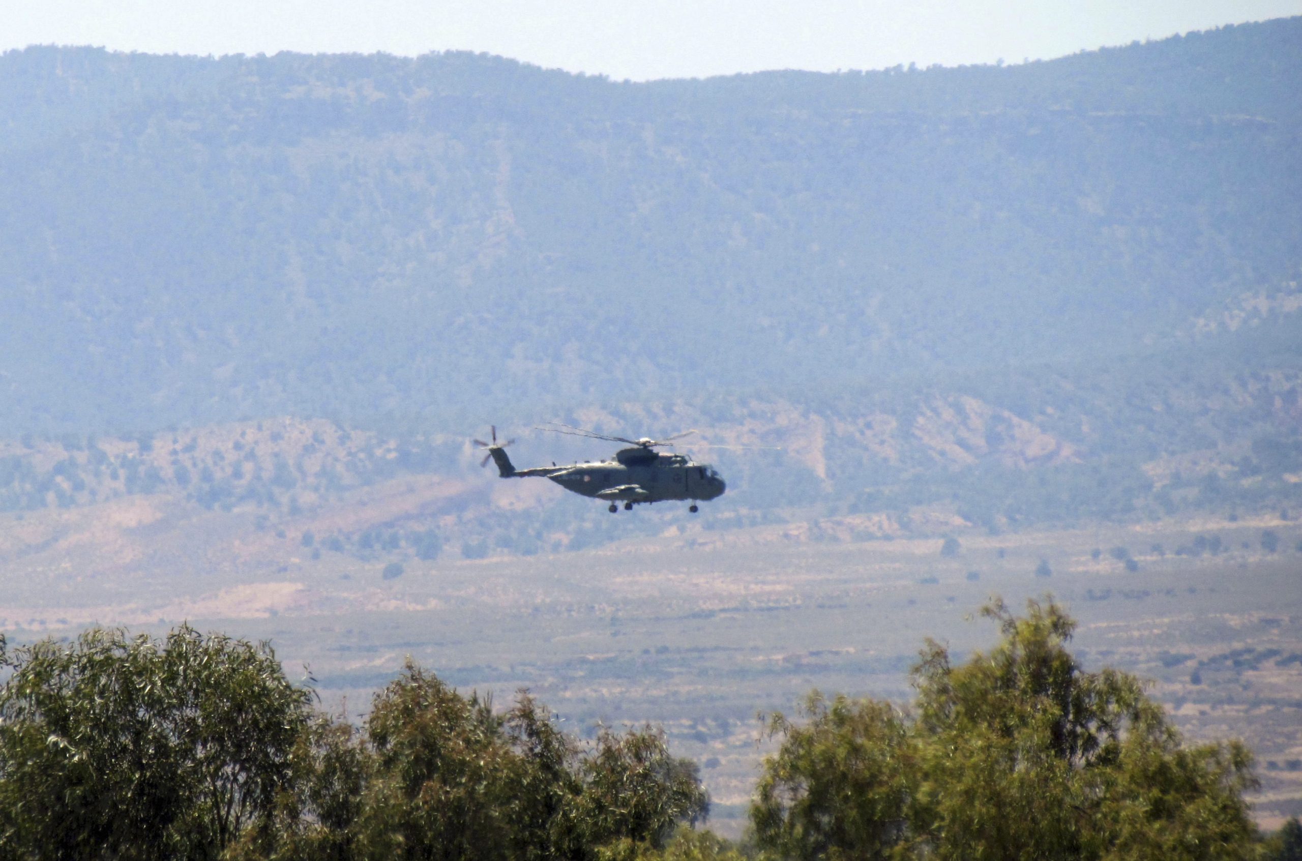 تونس تعلن مصرع 4 عسكريين كانوا على متن مروحية تحطمت.. وسعيّد يدعو لتجديد العتاد العسكري