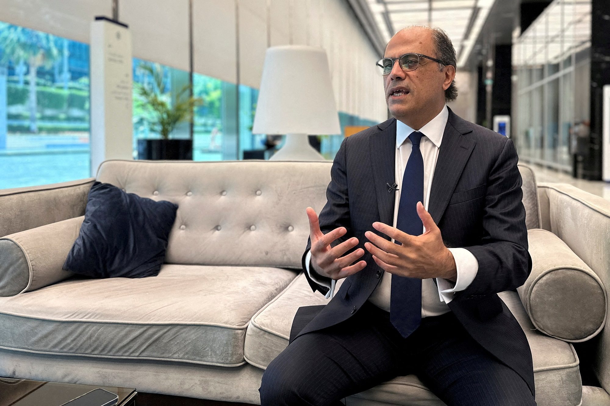 قوى مسيحية ومعارضة لبنانية تطرح مرشحاً منافساً لفرنجية لرئاسة البلاد.. مسؤول بصندوق النقد ووزير سابق