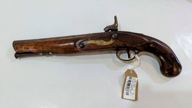 الجزائر تستعيد 7 بنادق من بريطانيا تعود إلى الحقبة العثمانية.. كانت معروضة للبيع في مزاد إلكتروني