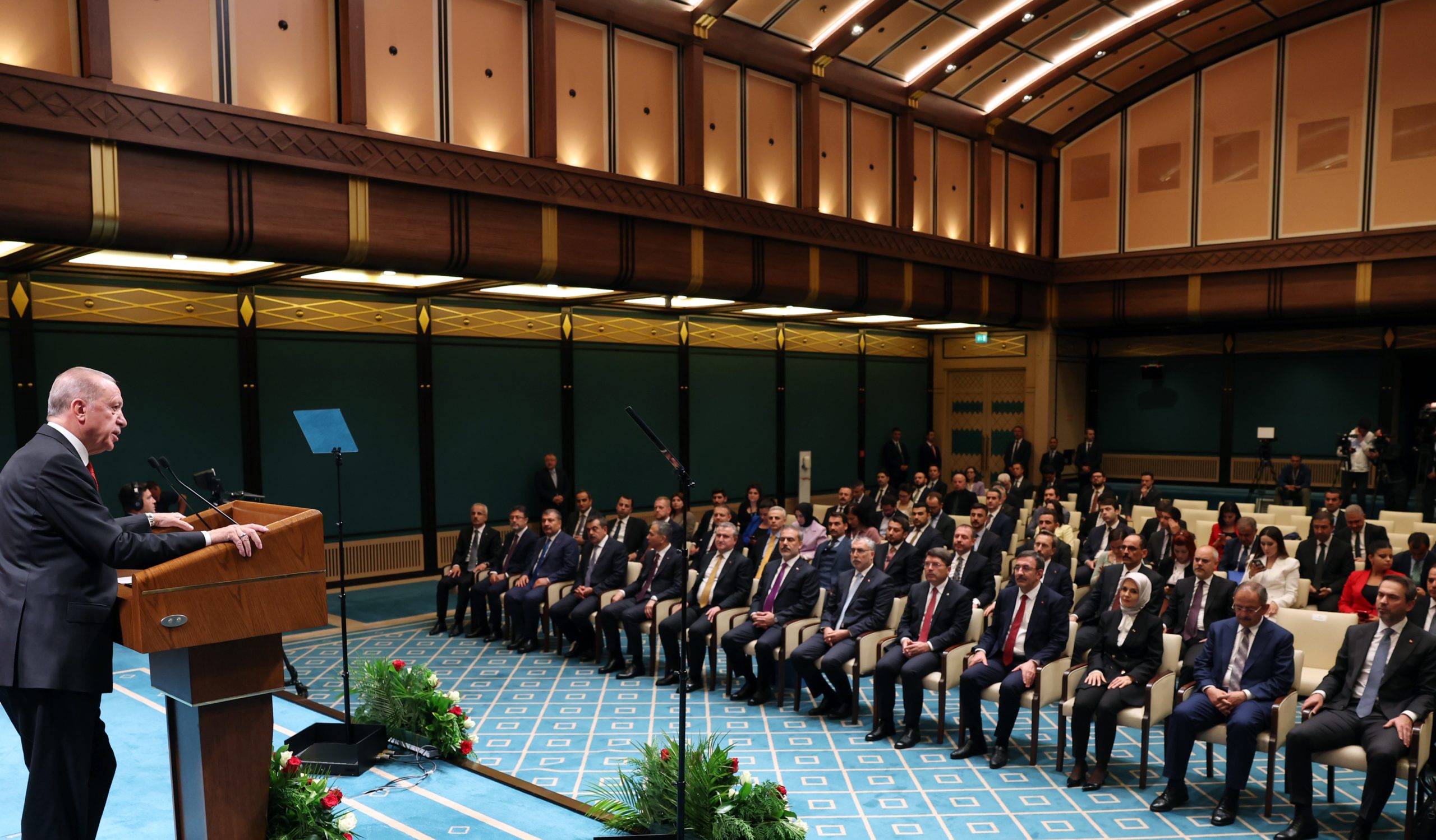 مكافحة التضخم وتعديل الدستور.. أردوغان يعلن أولوياته للمرحلة المقبلة عقب أول اجتماع بحكومته الجديدة