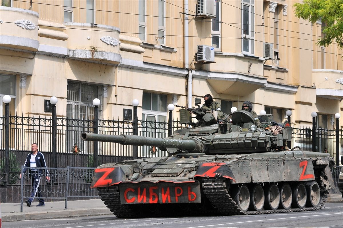 تخوّفات على إمدادات الطاقة والغذاء بعد قتال “فاغنر” والجيش الروسي.. دول تراقب وتحذر مواطنيها