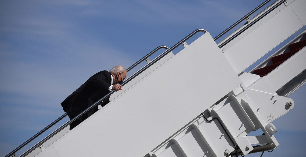 آلام الأسنان تمنع لقاء بايدن بأمين عام “الناتو”.. الرئيس الأمريكي اضطر إلى إلغاء برنامجه اليومي